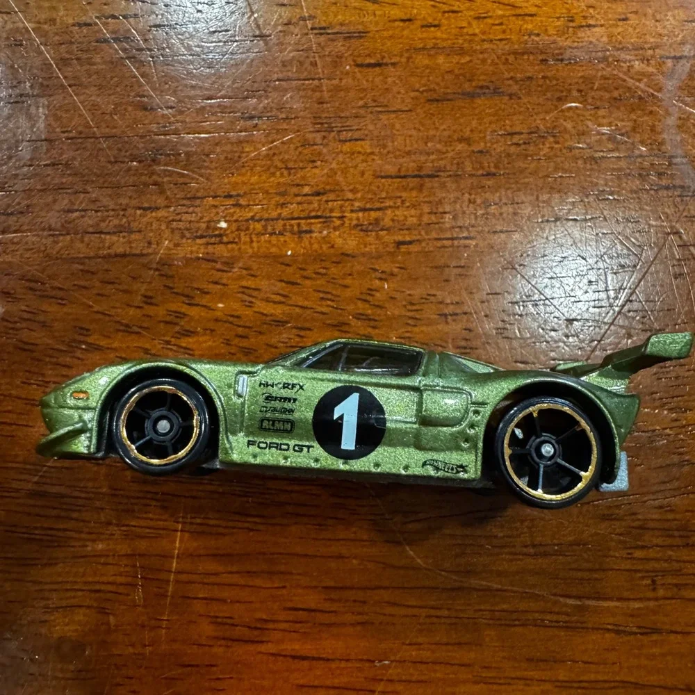 Hot Wheels Ford GT LM Metallic Green Black Stripes‎ Number 1 Race Car DHR73 K52